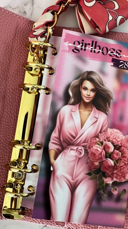 SERIA GIRLBOSS ZDRAPKI 7.jpg